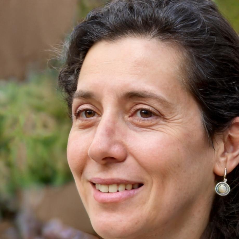 Агнешка Войцеховска - старший аналитик инвестиционного отдела